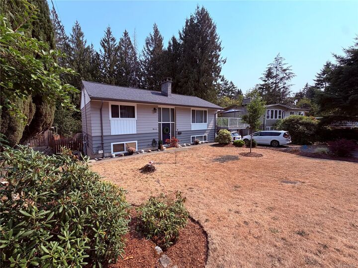 Property Photo: 3374 Uplands Dr BC V9T 2T5