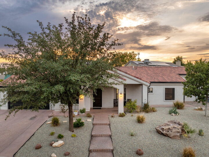Property Photo:  621 N Palm Cir  UT 84780 