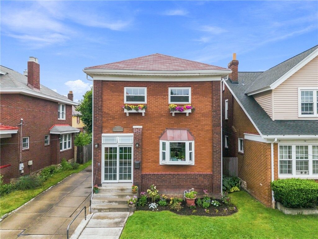 Property Photo: 333 W Penn Pl PA 15224