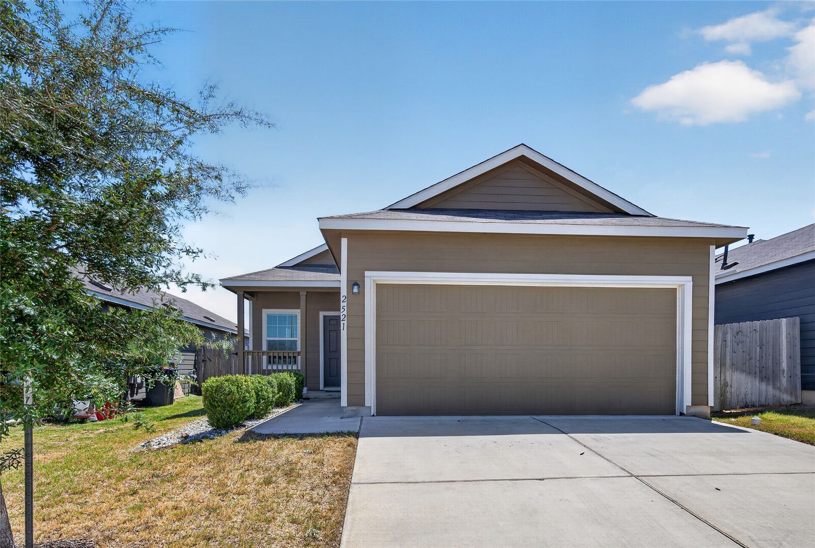 Property Photo: 2521 Forgetmenot Lane TX 78660