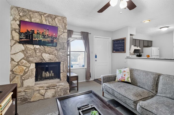 Property Photo: 811 Bracewood Circle TX 78666