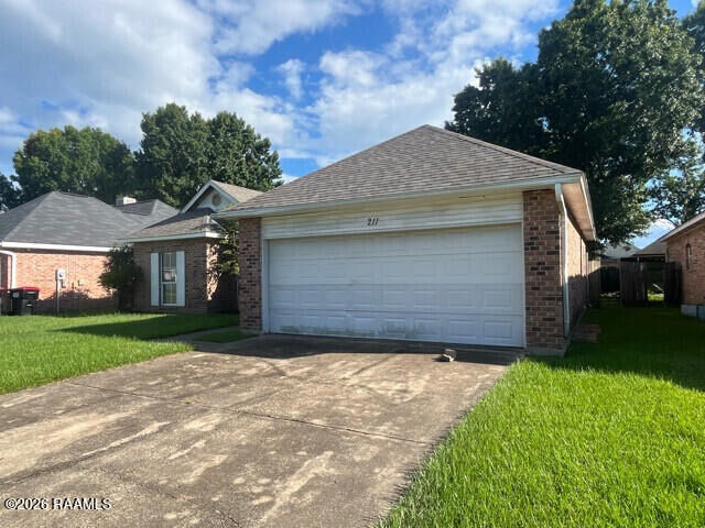 Property Photo:  211 Shadowbrush Bend  LA 70506 
