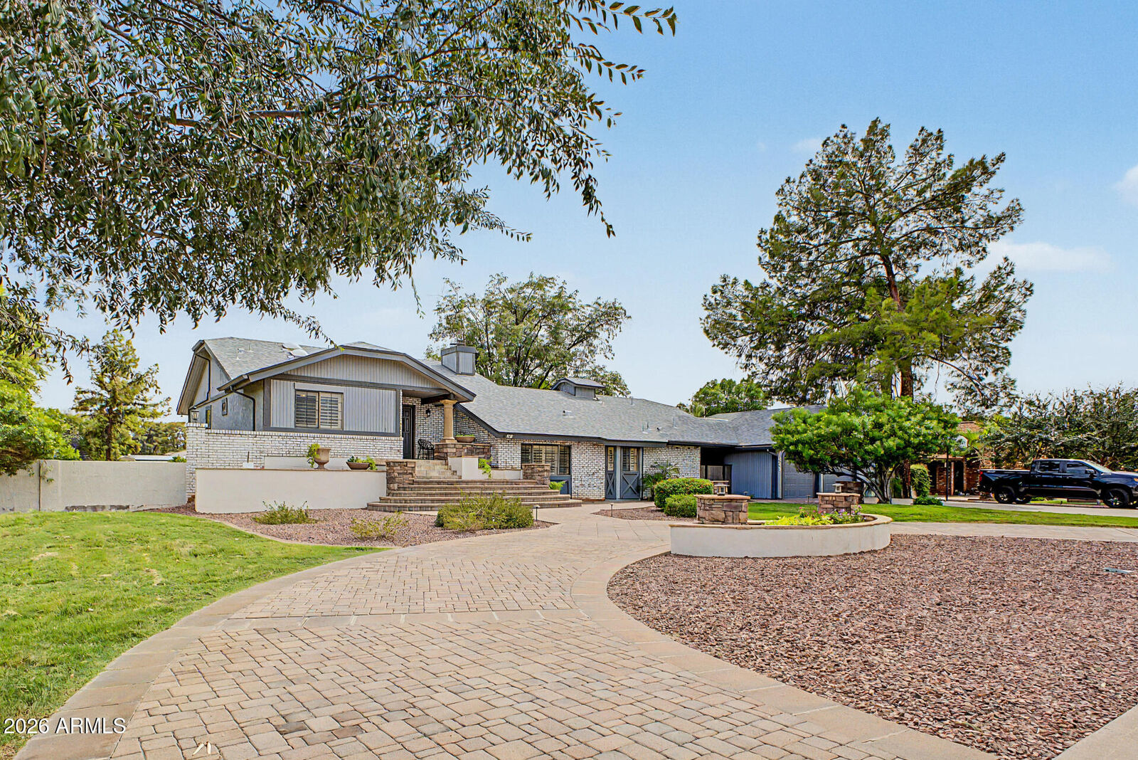 Property Photo:  1069 E Carver Road  AZ 85284 