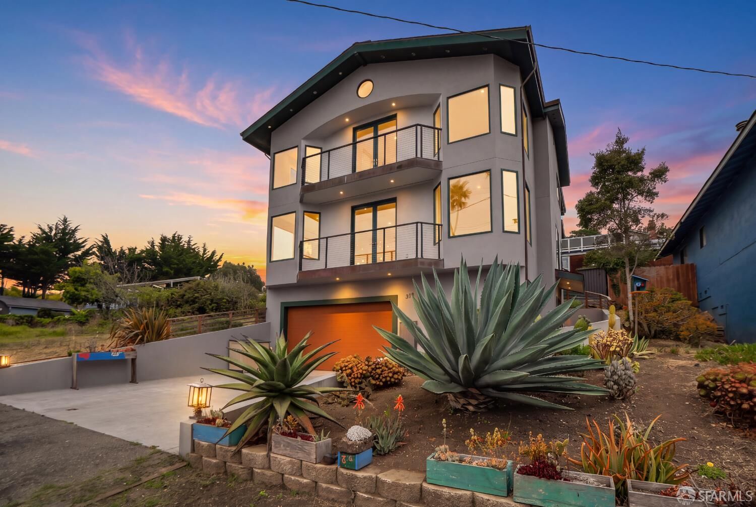 Property Photo:  310 Valencia Avenue  CA 94018 