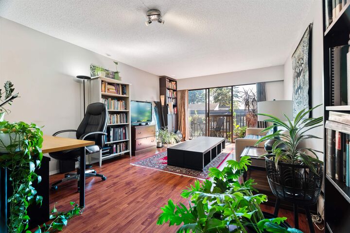 Property Photo: 211 W 3rd Street 203 BC V7M 1E9