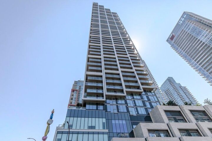 Property Photo: 6000 McKay Avenue 4001 BC V5H 0K2