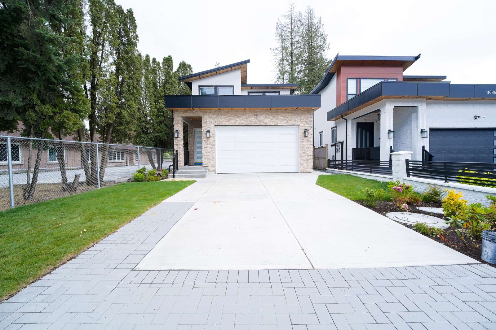 Property Photo: 11692 96 Avenue BC V4C 3W7