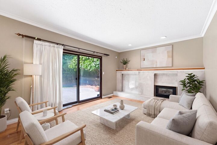 Property Photo: 5519 Cliffridge Place BC V7R 4S2