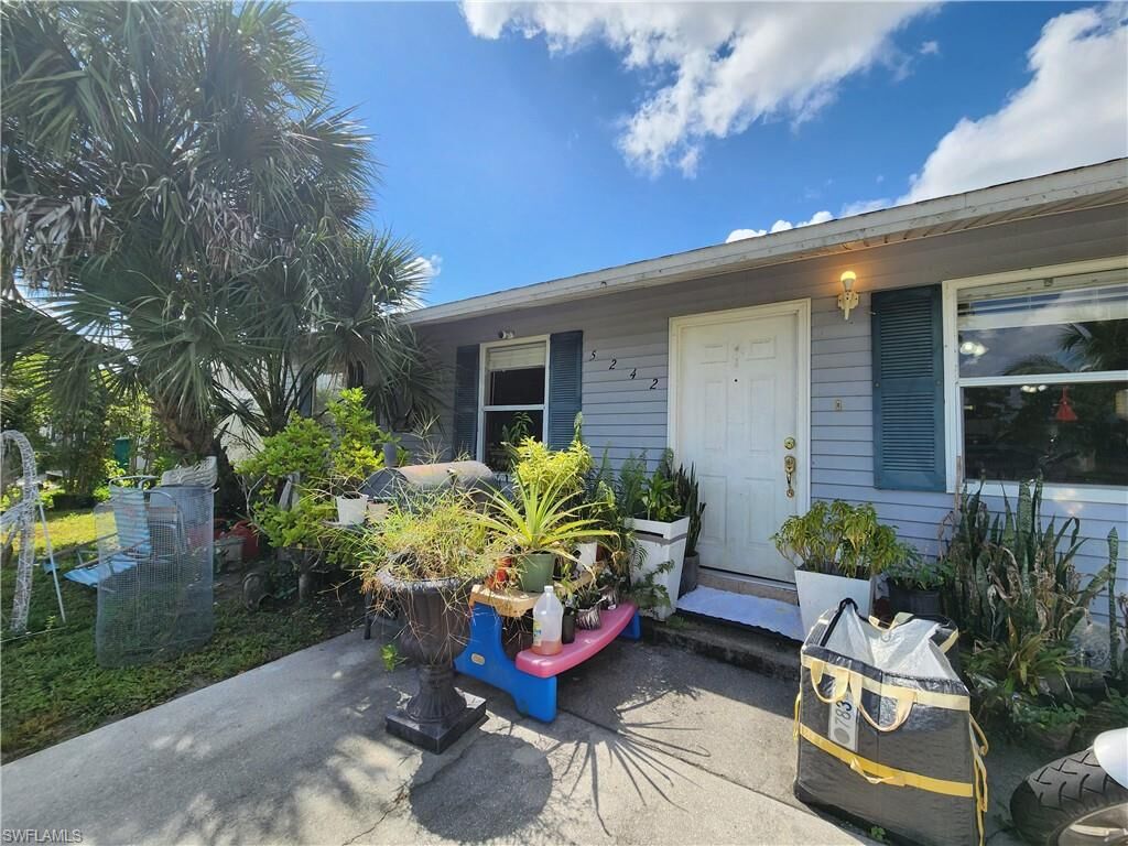 Property Photo: 5242 Texas Ave FL 34113