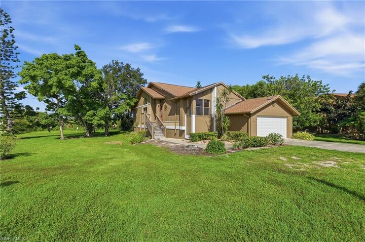 Property Photo: 17719 Island Inlet Ct FL 33908