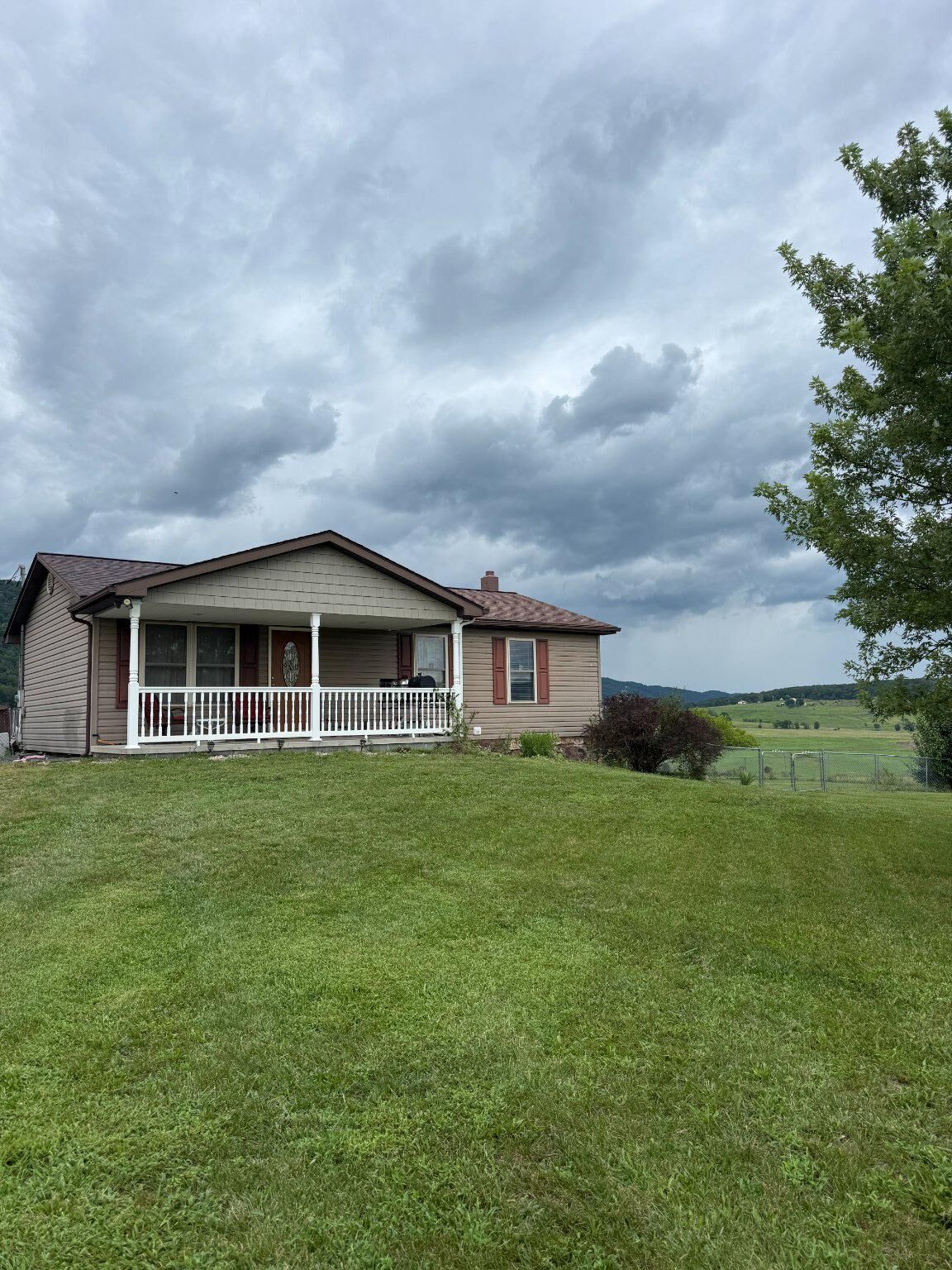 Property Photo:  171 Twin Oaks Dr  WV 26833 