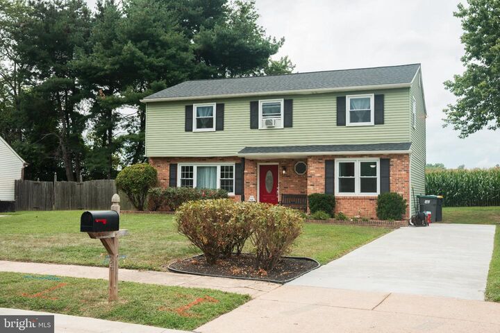 Property Photo: 34 Craig Road DE 19701