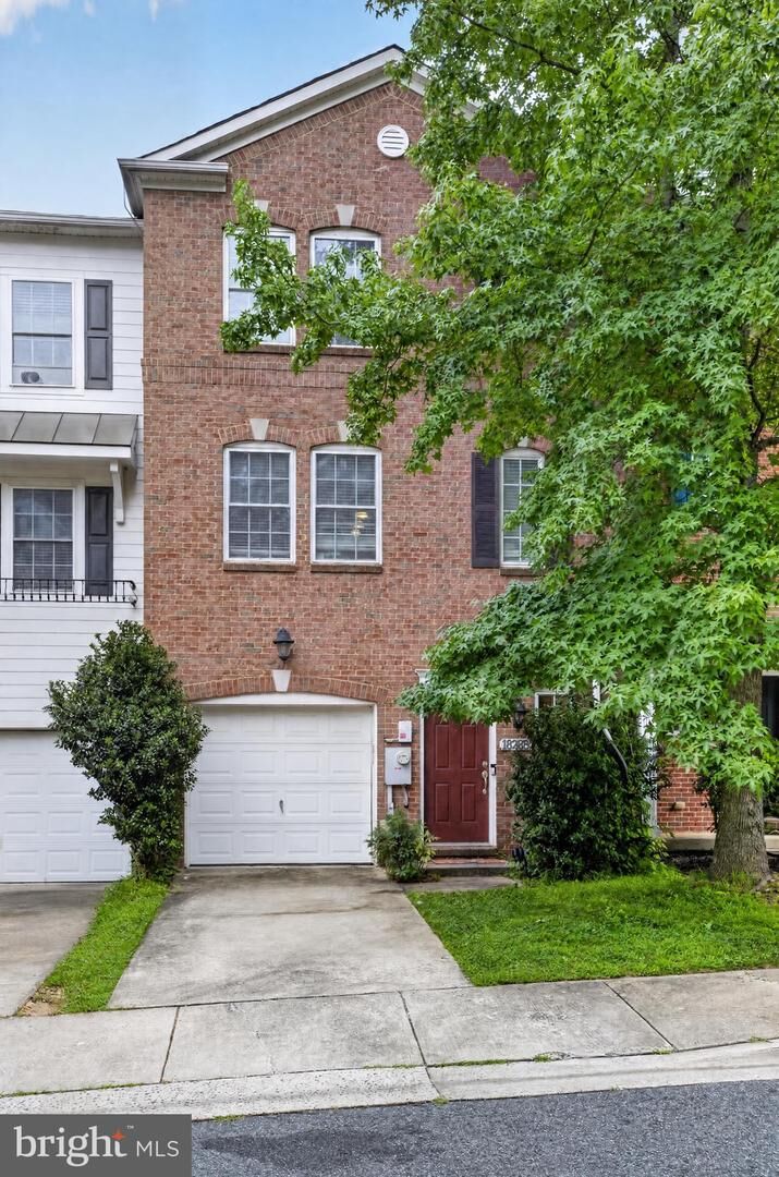 Property Photo:  18705 Falling River Drive  MD 20879 
