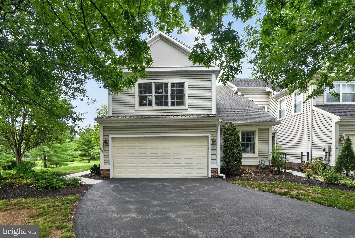 Property Photo:  309 Oak Hill Lane  PA 19610 