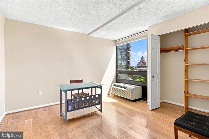 Property Photo:  241 S 6th Street 00 912G  PA 19106 