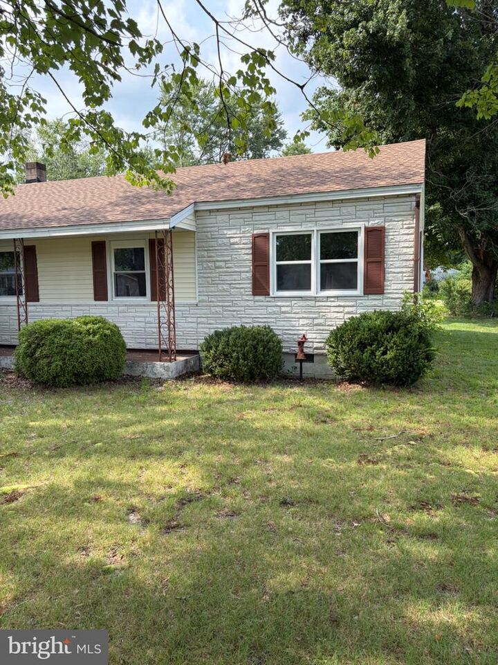 Property Photo:  505 Robinson Street  MD 21801 