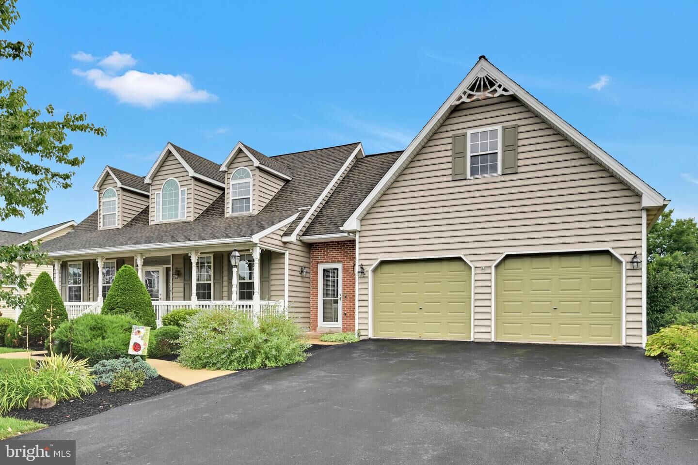Property Photo:  1310 Harvest Drive  PA 17517 