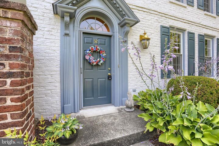 Property Photo:  52 Devonshire Square  PA 17050 