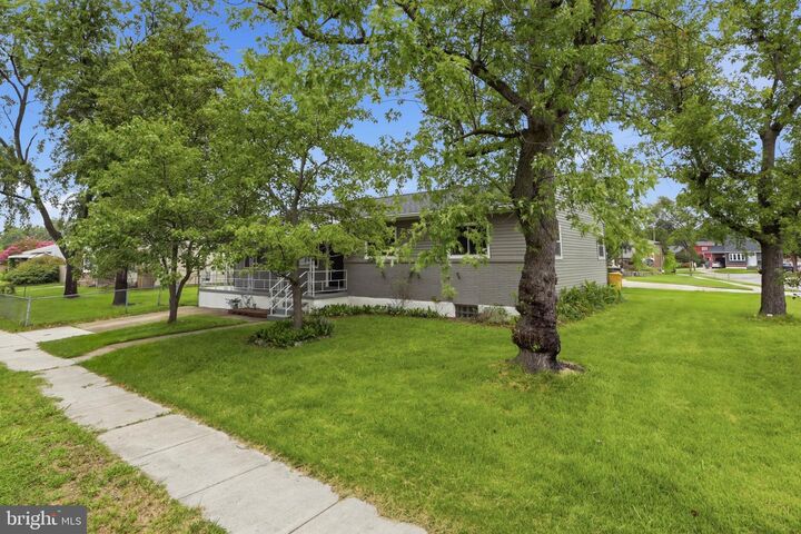 Property Photo:  205 Hollywood Court  MD 21060 