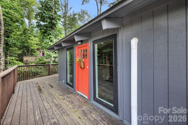 Property Photo:  119 Beechwood Lane  NC 28604 