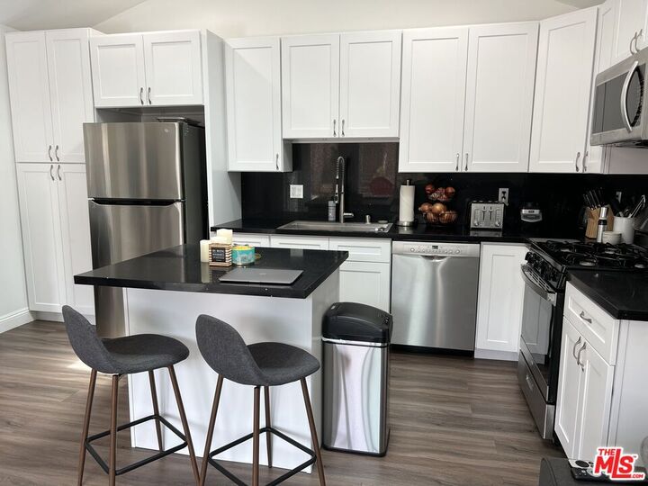 Property Photo:  12512 Rubens Ave  CA 90066 