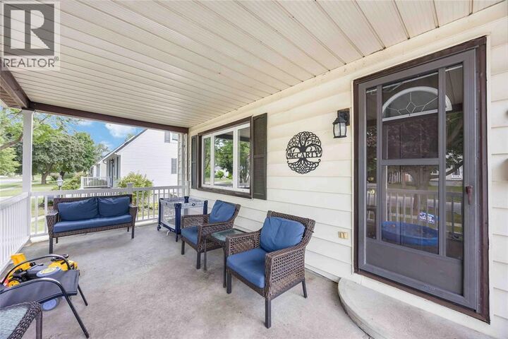 Property Photo:  976 Briarfield Avenue  ON N7V 3Z9 