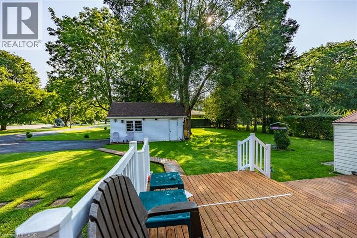 Property Photo: 729 Norfolk Street North ON N3Y 3R3