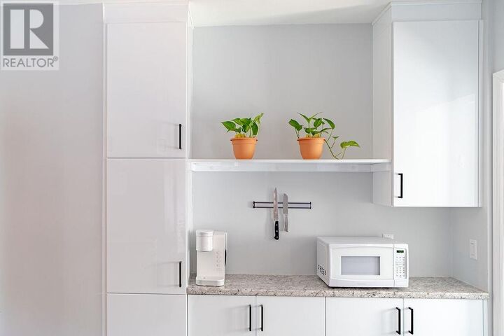 Property Photo:  637 Hyde Park Ave  ON P7E 1Y4 