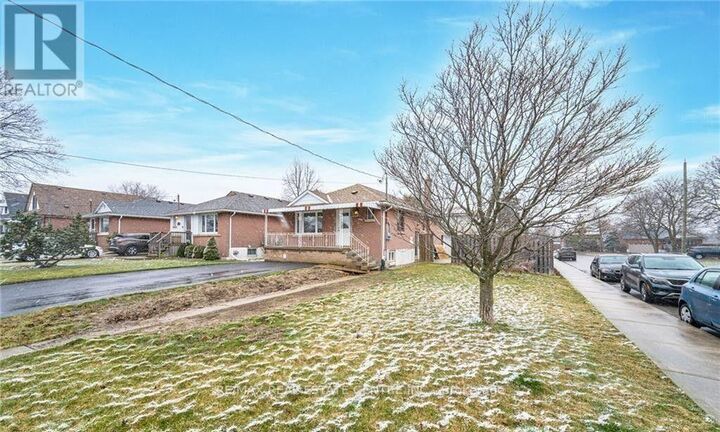 Property Photo:  364 East 14th Street  ON L9A 4C4 