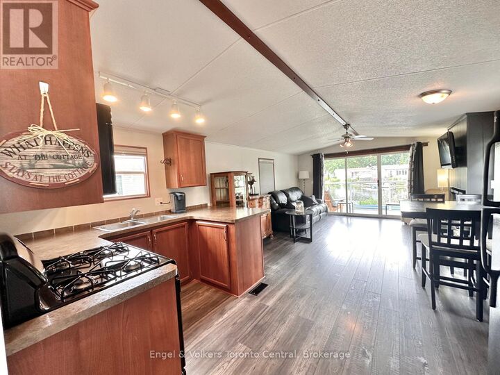 Property Photo:  7489 Sideroad 5 East T115  ON N0G 2L0 