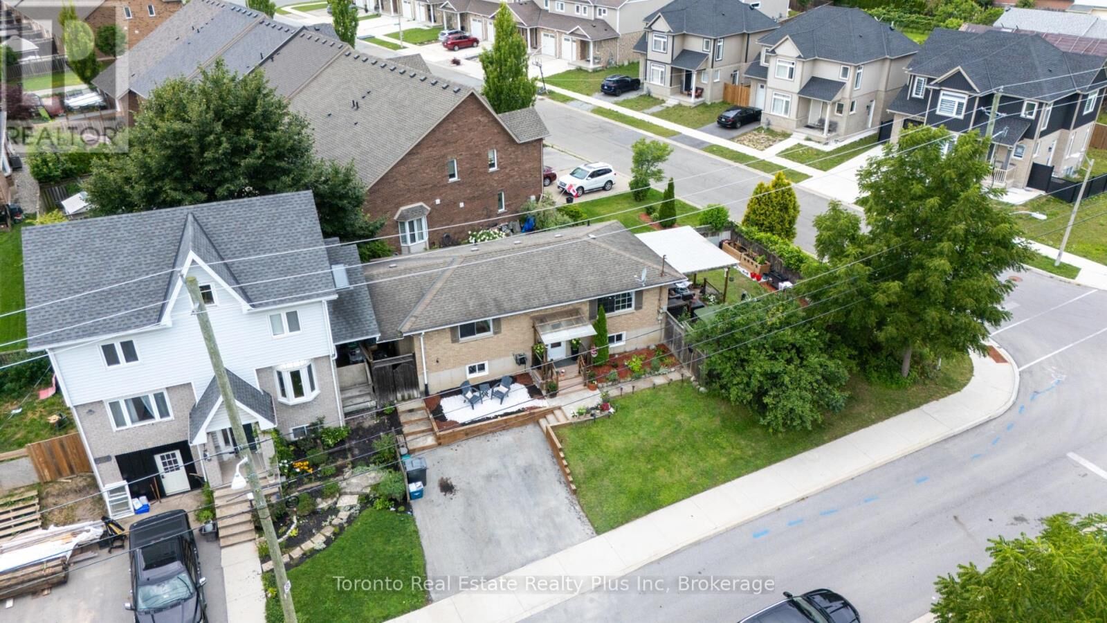 Property Photo: 23 Moffatt Street ON L2P 2L4