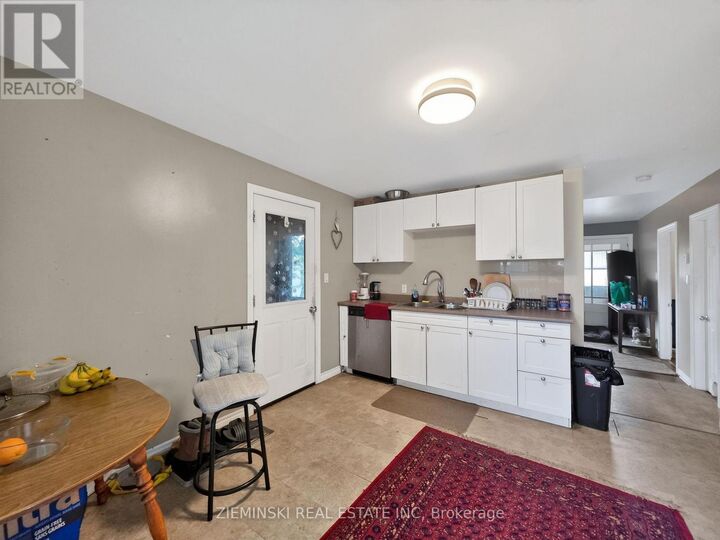 Property Photo: 112 Duncan Avenue South ON P2N 1Y3