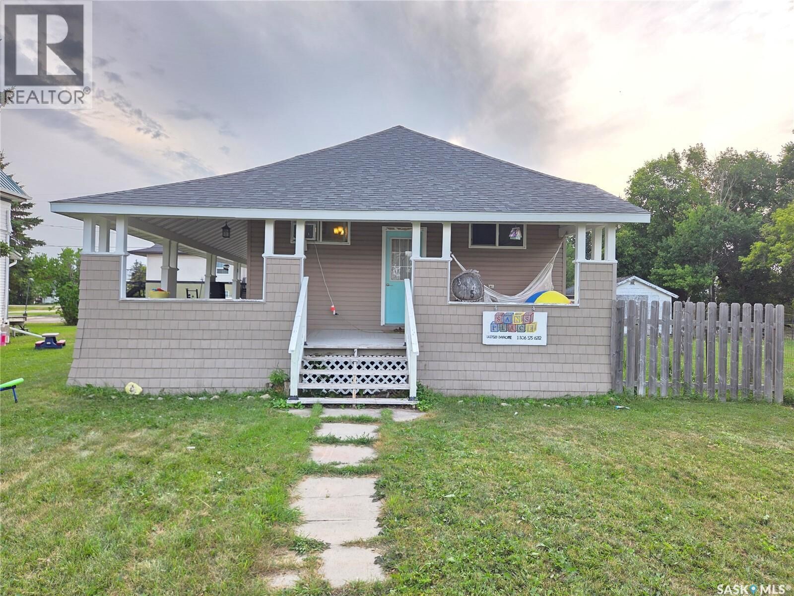 Property Photo:  315 Carlyle Street  SK S0C 0G0 