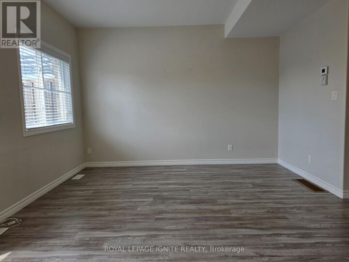 Property Photo: 52 Cottonwood Drive ON K8N 0J2