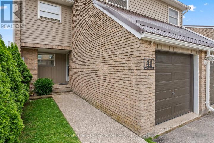 Property Photo: 41 Philip Place 41 ON N2Z 2E2