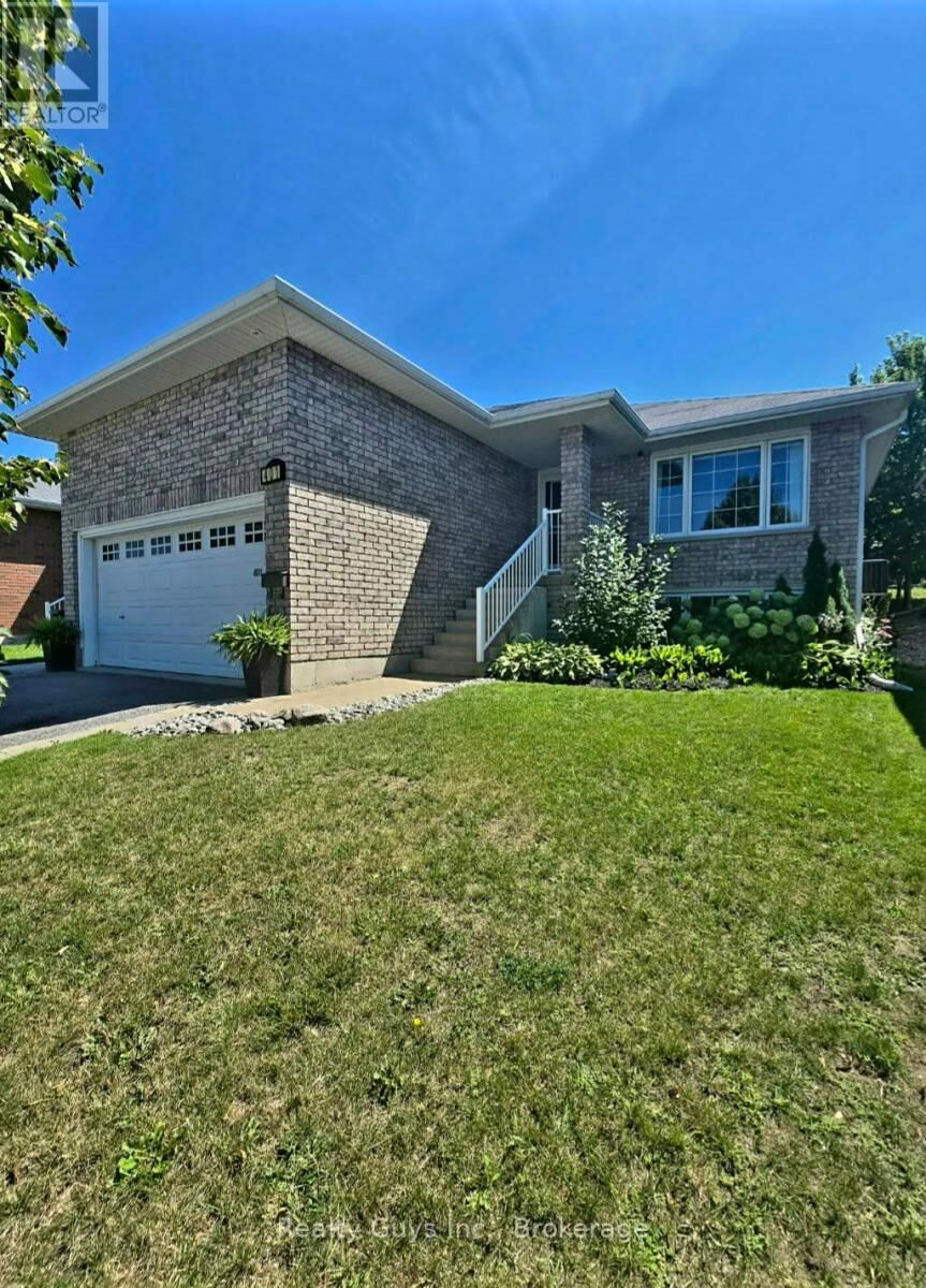 Property Photo: 401 Bianco Crescent ON K9K 0A3