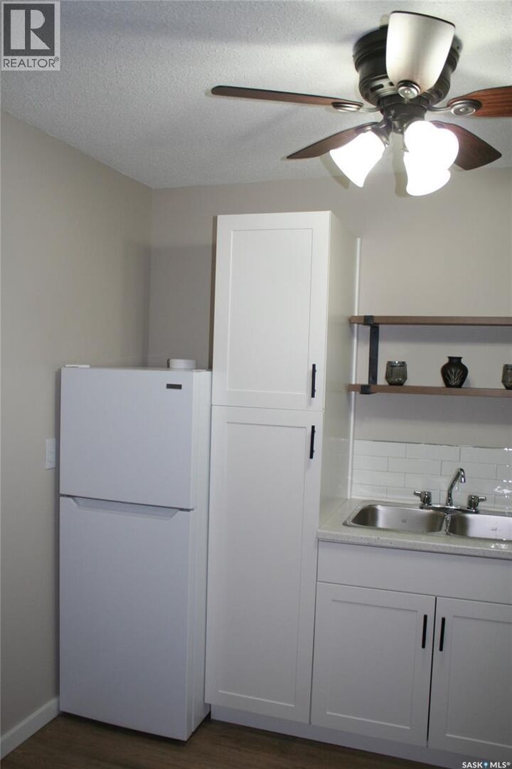 Property Photo:  6 4505 Rae Street  SK S4S 3B2 