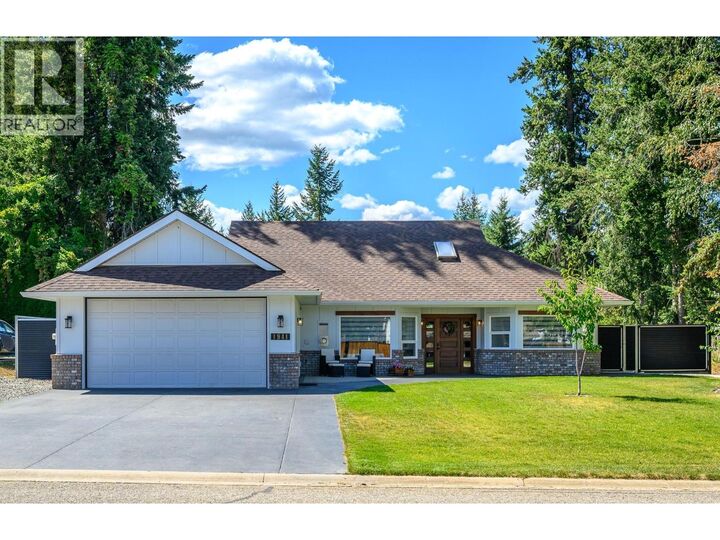 Property Photo: 1941 18 Street Southeast BC V1E 1L4