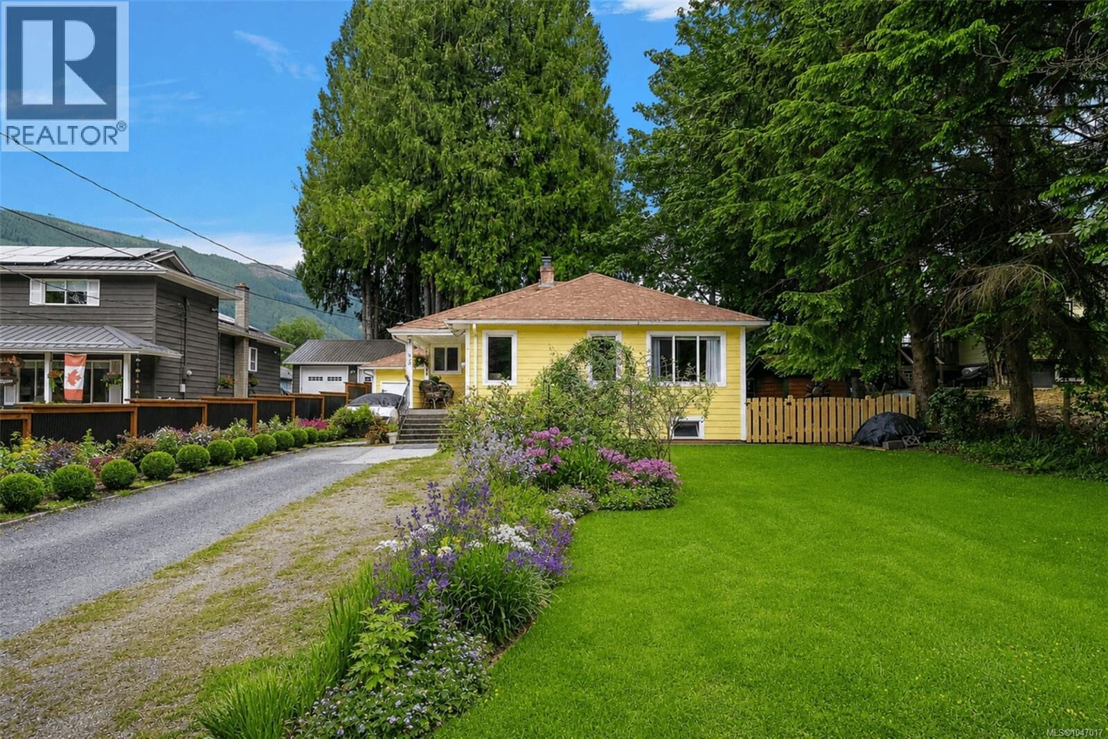Property Photo:  15 King George Street South  BC V0R 2G0 