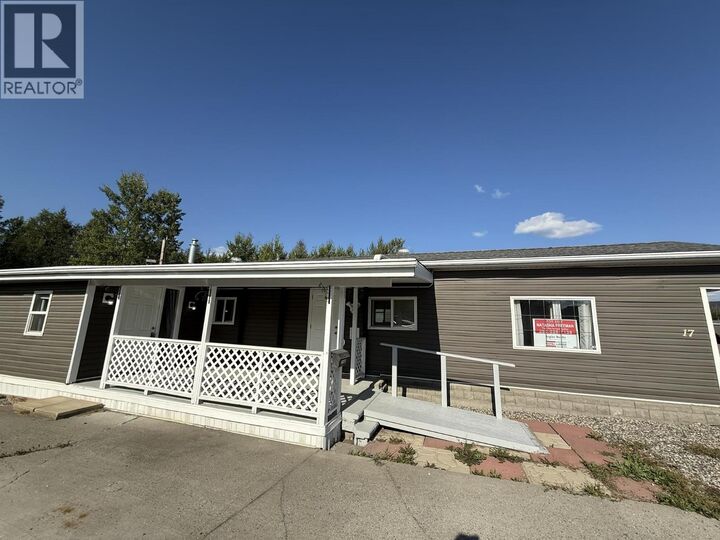 Property Photo: 562 Elm Street 17 BC V2J 1X3