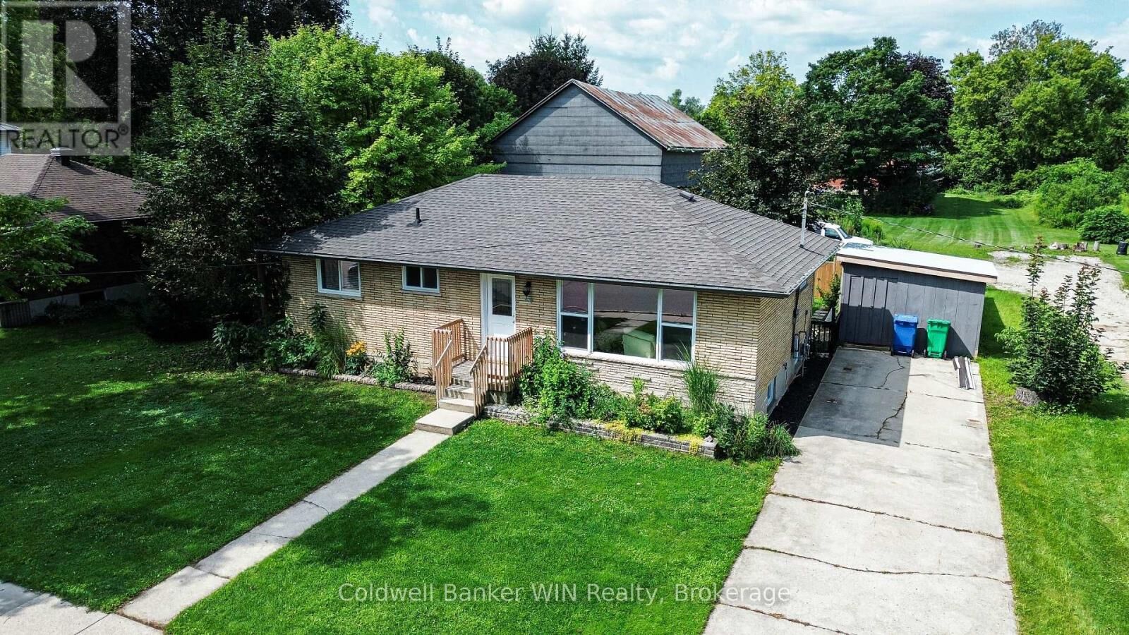 Property Photo: 278 Queen Street South ON N0G 1R0