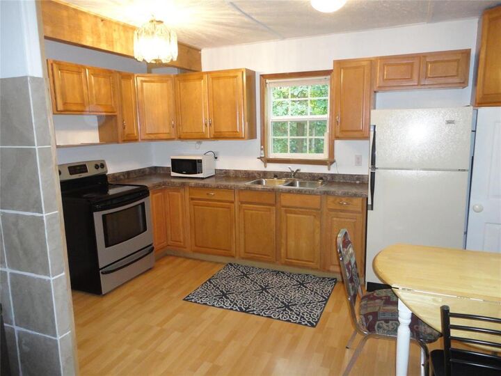 Property Photo: 29 11th Avenue MB R0C 2W0