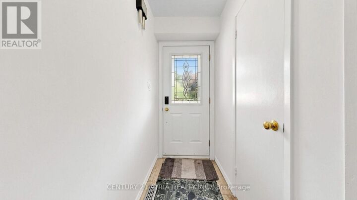 Property Photo: 3441 Oakglade Crescent ON L5C 1X4
