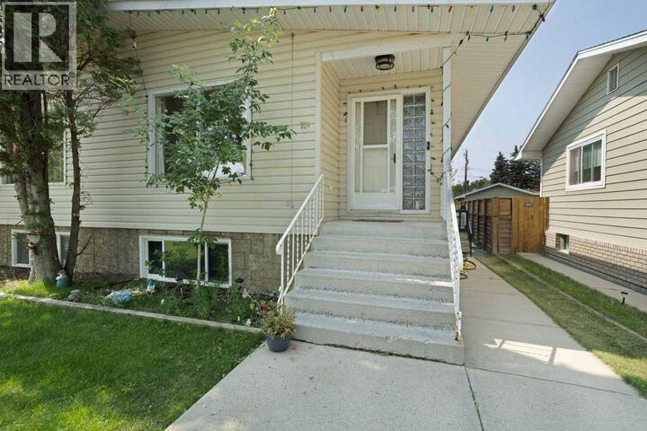 Property Photo: 11 10 Street West AB T1R 0C1