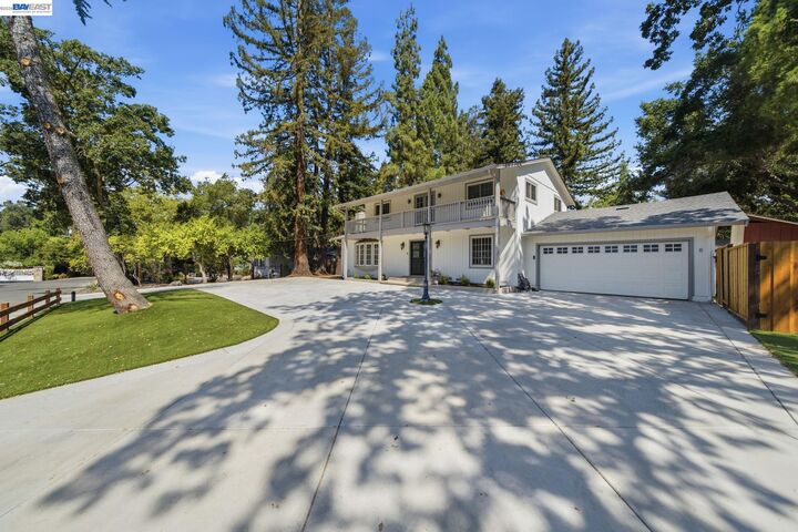 Property Photo: 8 Calle Del Casarillo CA 94528