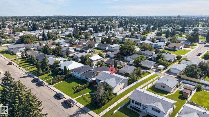 Photo de la propriété:  13903 87 Street NW  AB T5E 3G2 