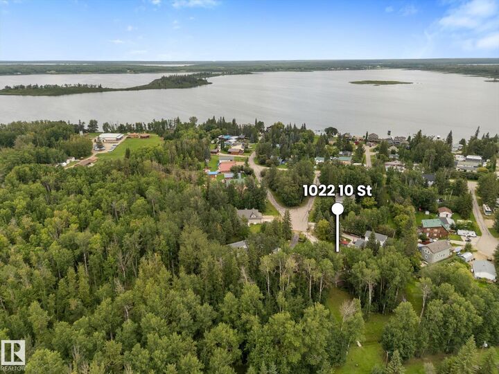 Property Photo: 1022 10 Street AB T0E 0A0