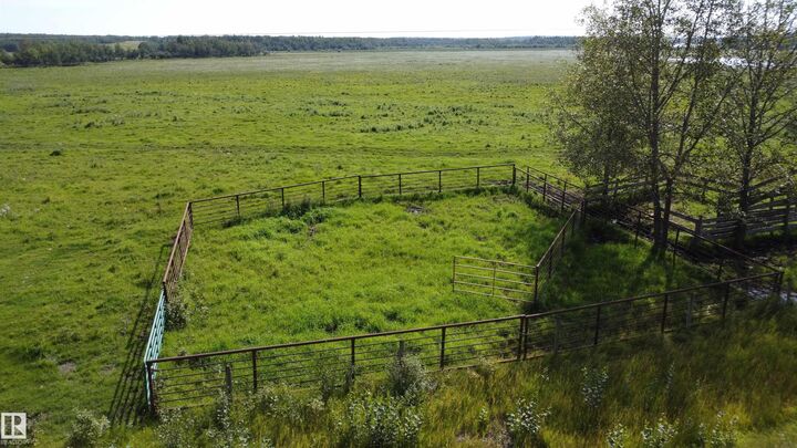 Property Photo:  Twsp 560 Rge Rd 13  AB T0E 1V0 