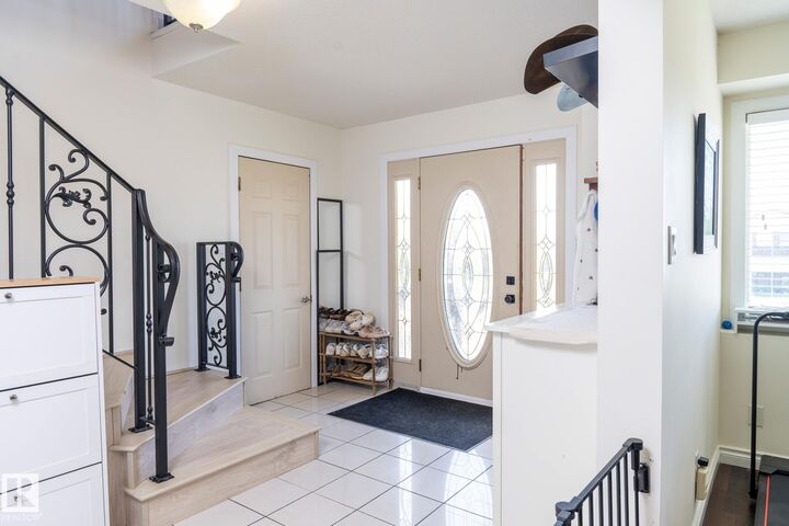 Property Photo: 5019 42 Street AB T9M 2A5
