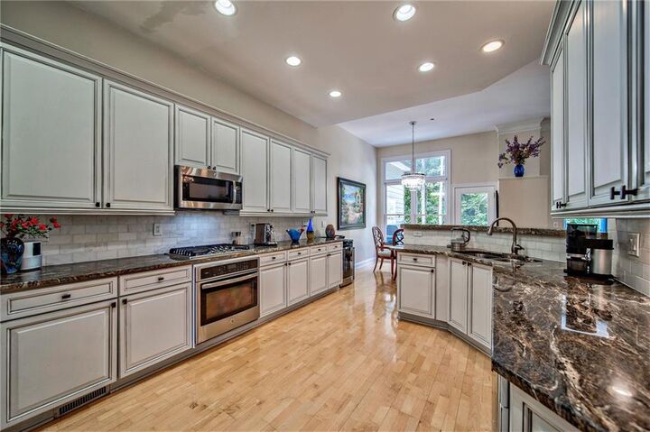 Property Photo: 1425 Montclair Court SE 13 GA 30080